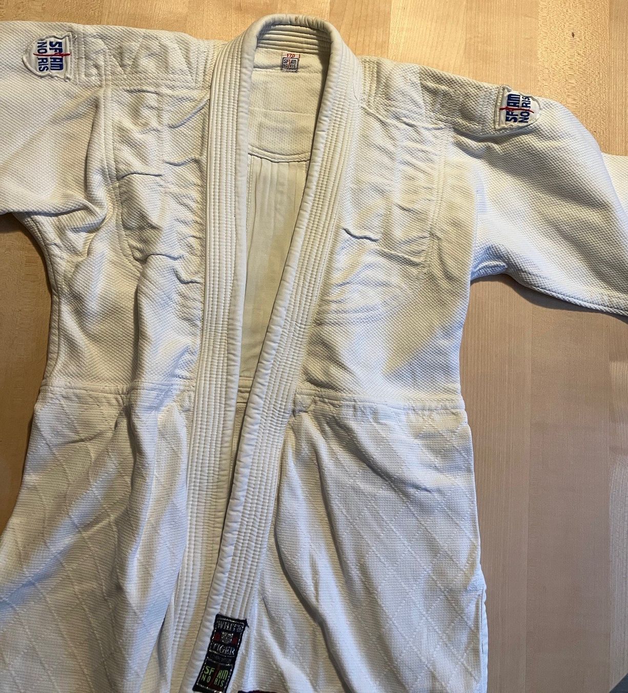 Kimono: Judo Kimono und Hose Gr 170 – Usato da Wimmis venduto da Hemotoni1
