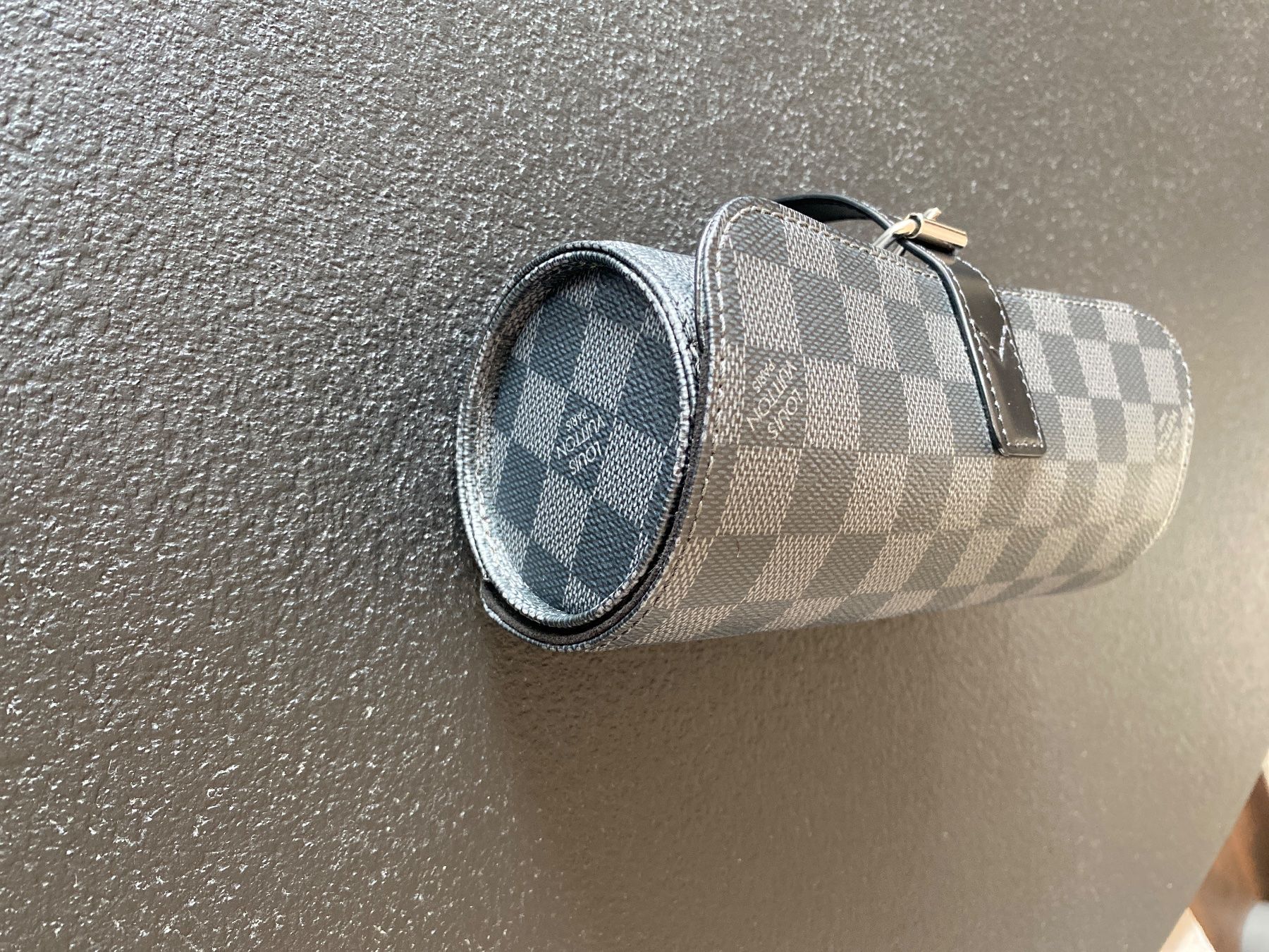 Louis Vuitton Cover & Protezioni schermo: 3 Watch Case – Nuovo (secondo la descrizione) da Zürich venduto da danielonri 1