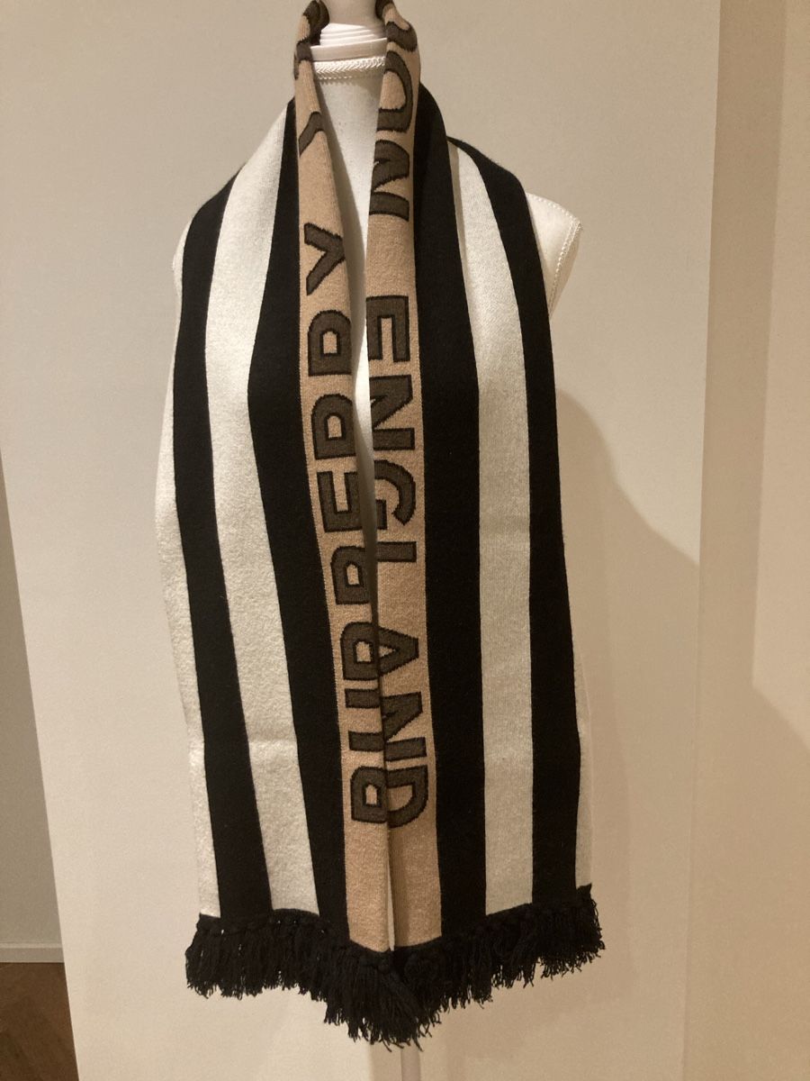 Burberry Foulard & Sciarpe: Burberry Schal/Pullover – Nuovo (secondo la descrizione) da Thalwil venduto da reb_8qv9