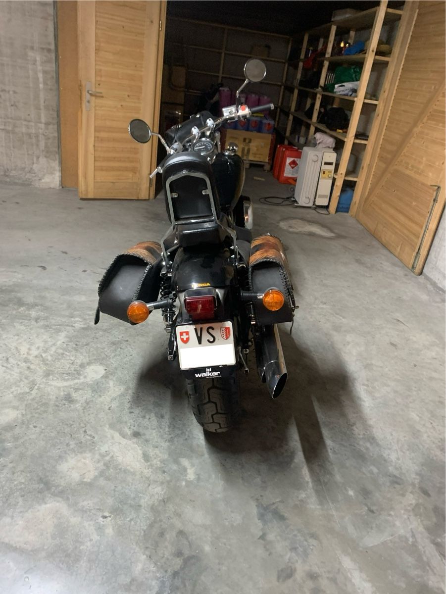 Chopper: Honda Shadow VT 750 DC mit Ledertaschen – Usato da Riederalp venduto da imh_ll8m 2