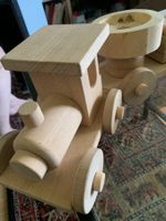 Holzeisenbahn Spielzeug guter Zustand