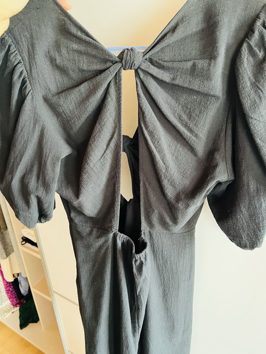 H&M Vestiti: H&M Kleid Schwarz – Nuovo (secondo la descrizione) da Niederuzwil venduto da hel_v9ky 1