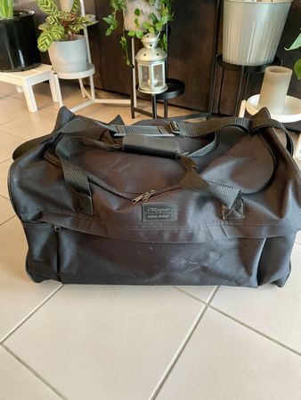 Praktische Reisetasche schwarz - Swiss Design für den Sommer