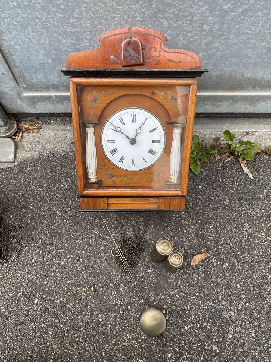 Orologi da terra & Orologi da parete: Antike Schwarzwald Uhr mit Kuckuck  – Usato da Zürich venduto da Scudo0