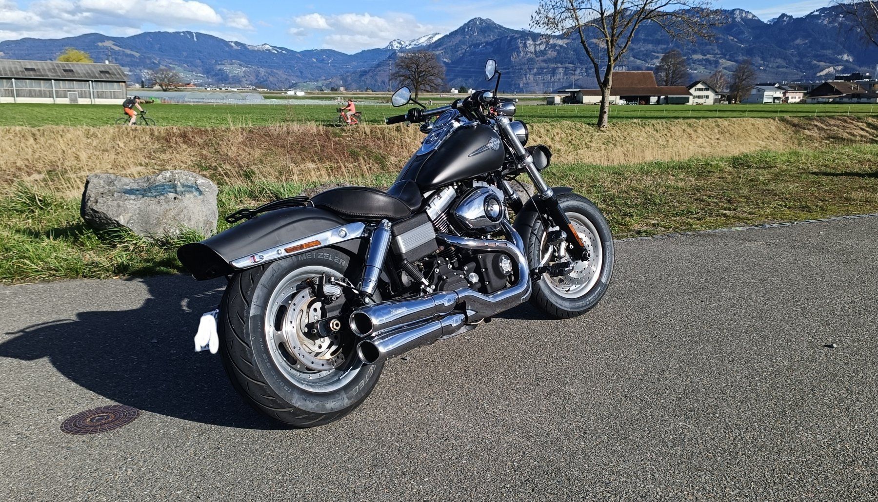 Harley-Davidson Cruisers: Harley Davidson FXDF Dyna Fat Bob - Top Zustand – D'occasion à Reute AR par Pwnzer 2