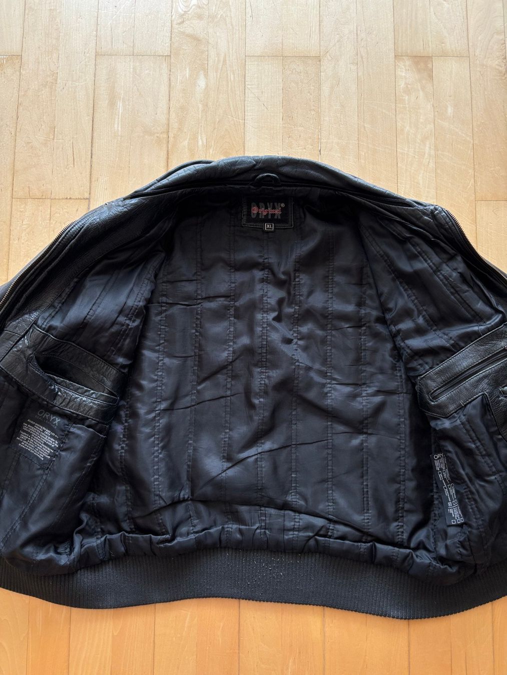 Giacche: Vintage Black Oryx Leather Bomber Jacket – Usato da Belmont-sur-Lausanne venduto da Cedr_Barto 3