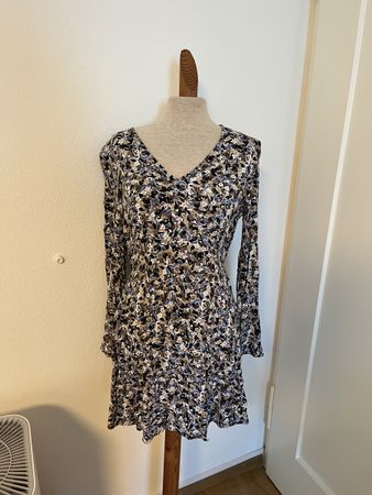 Blumenkleid, Grösse XS/34 von Vero Moda