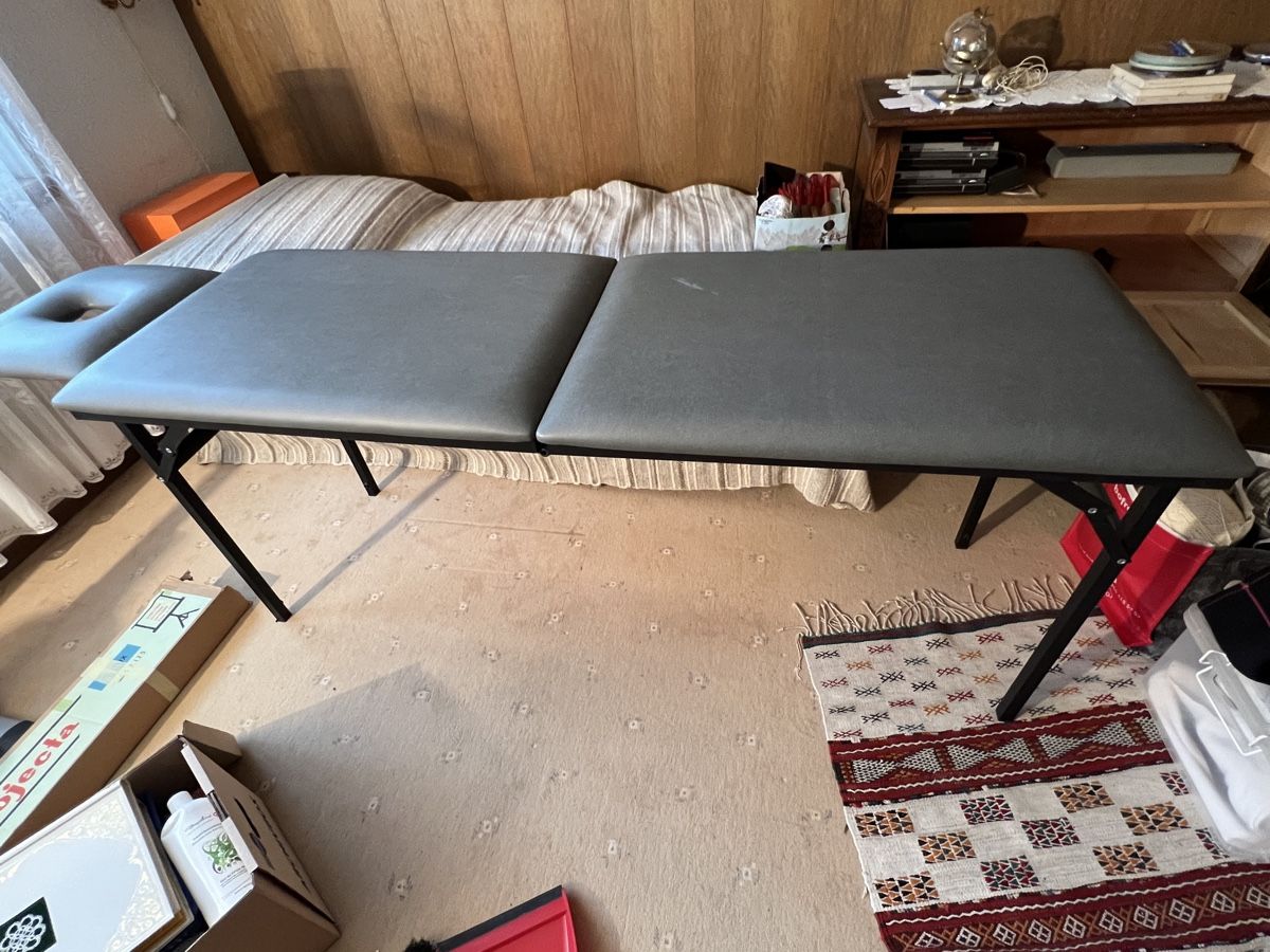 Attrezzature mediche: Massagetisch klappbar – Usato da Herisau venduto da Sunne12