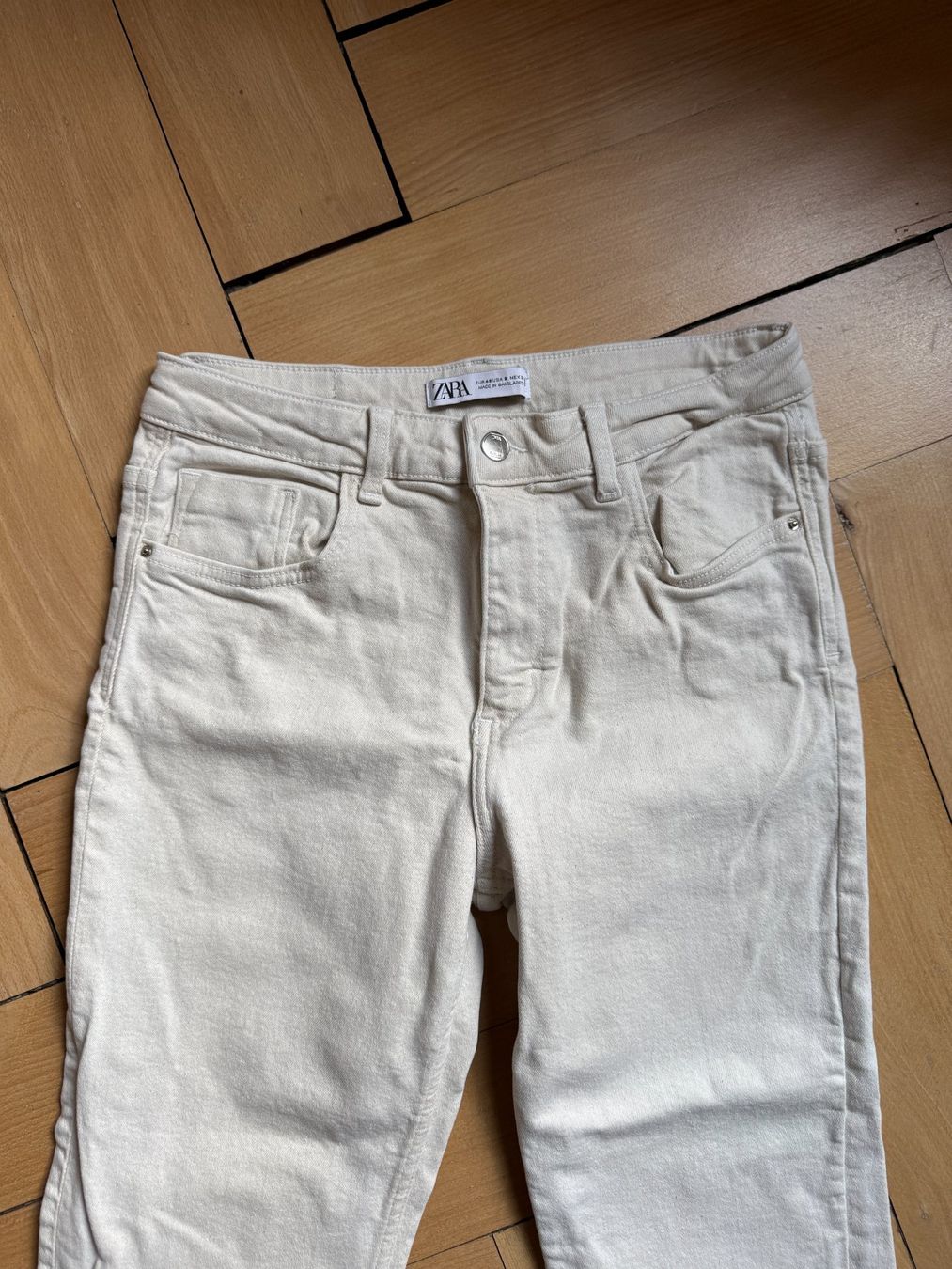 Zara Jeans: ZARA - Jeans beige 40 – Usato da Zürich venduto da Diazaio 1