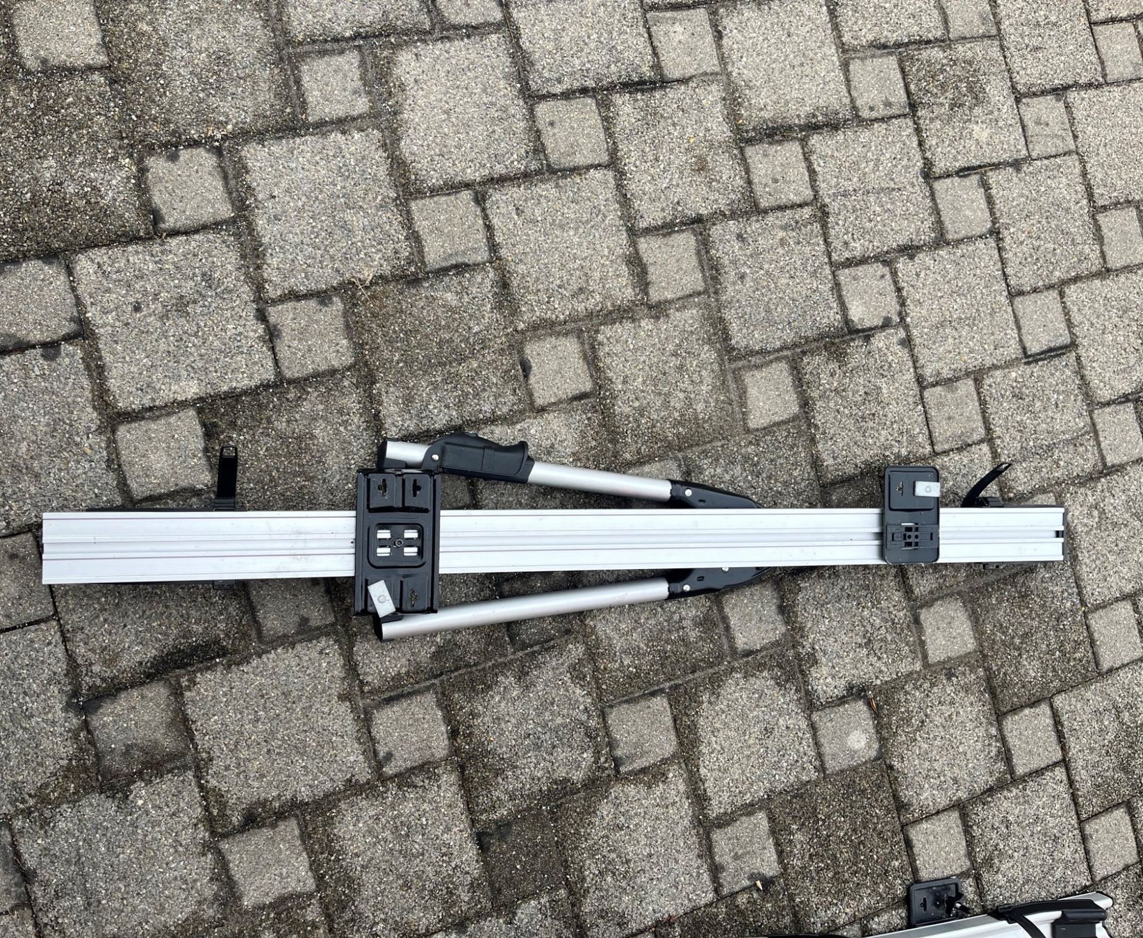 Thule Portapacchi: Thule Dachfahrradträger – Usato da Freidorf TG venduto da and_5pq7 1