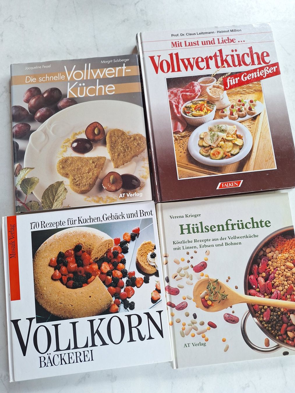 Libri: 4 STK DIV. VOLLWERT KOCHBÜCHER – Usato da Huttwil venduto da Kunterbuntli