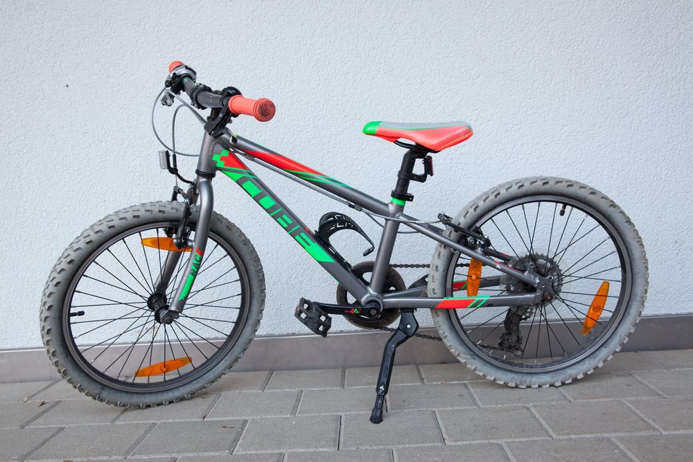 Cube Race 200 Aluminium Lite Kinder Mountain Bike 20 Zoll