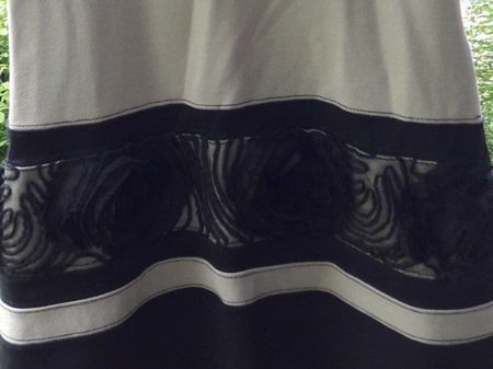 KLEID Rinascimento Schwarz/Taupe mit APPLIKATION/Blumen  - M