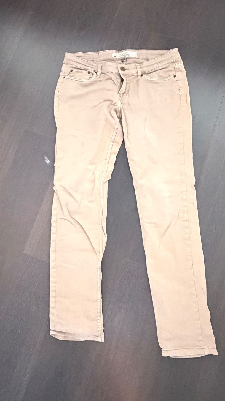 H&M Jeans: Damen Hose Beige Jeans – Gebraucht aus Herrliberg von MckVe 1