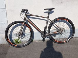 Vélo urbain Specialized Source Two – Courroie Gates