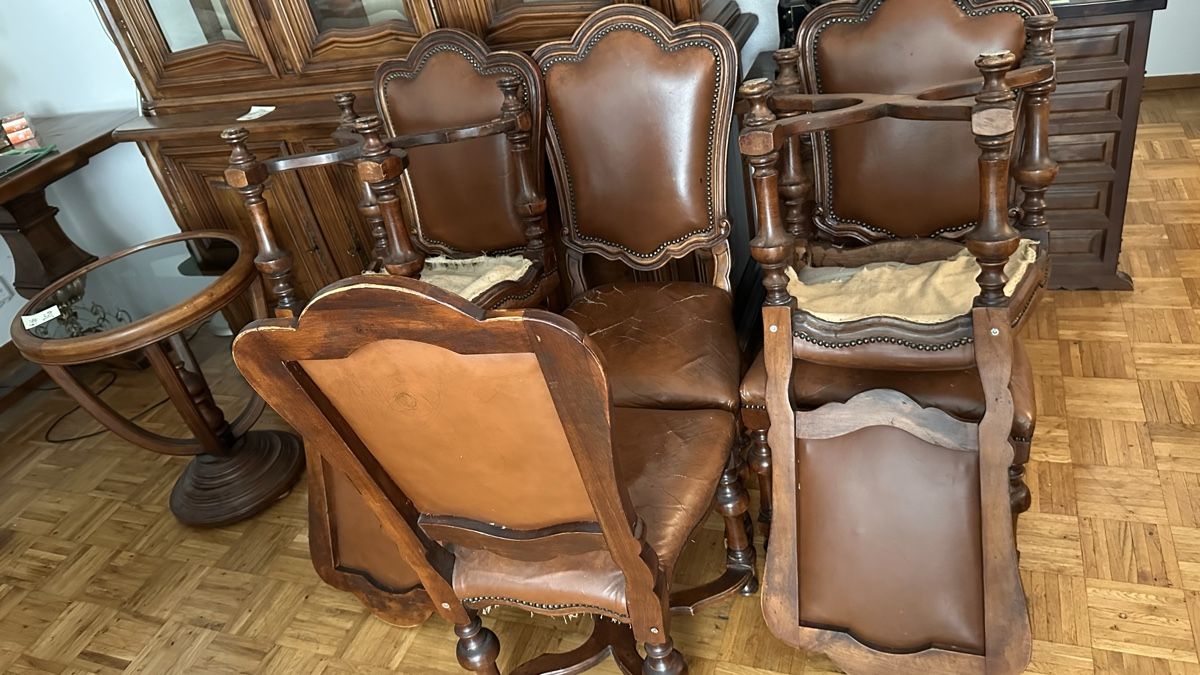 Chaises: Stühle zum Restaurieren – D'occasion à Dübendorf par medusa37