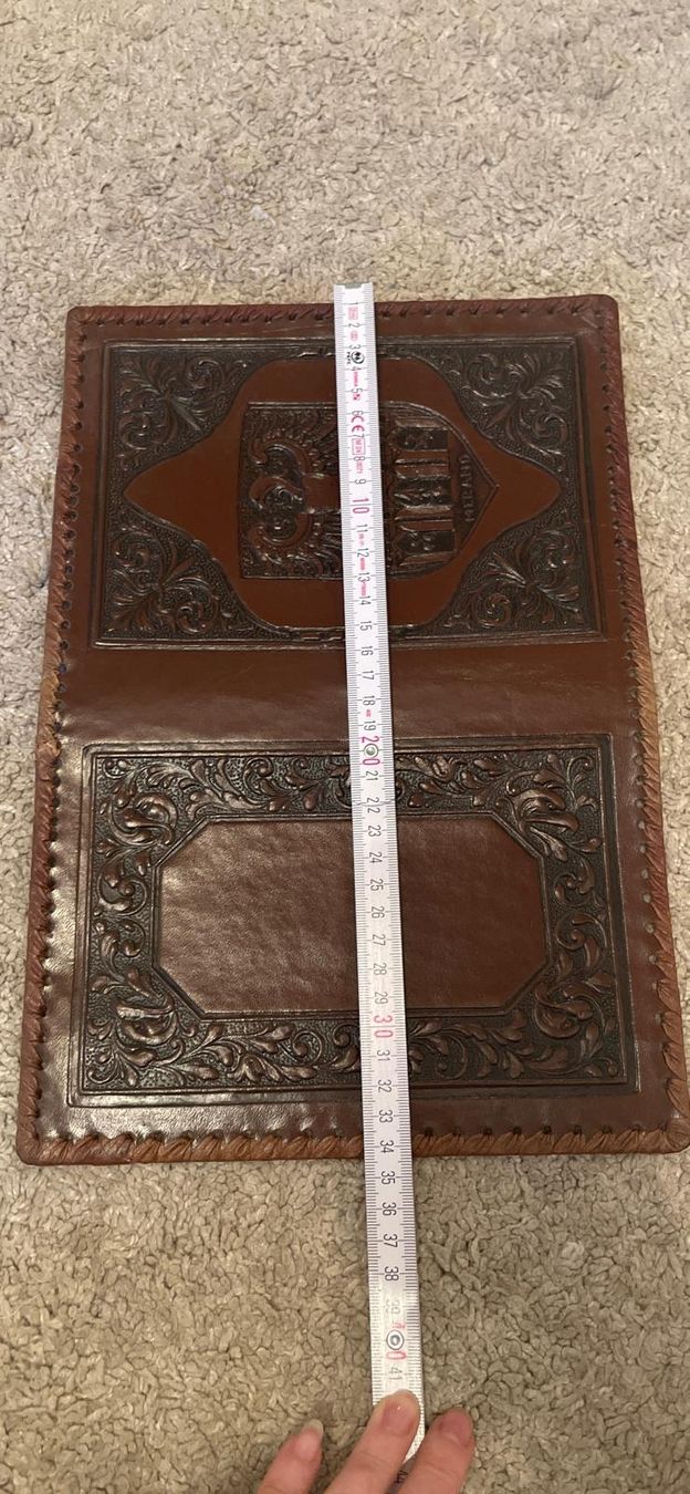 Tutte le decorazioni: Bucheinfassung aus Leder / 617Z – Usato da Knutwil venduto da Virginia007
