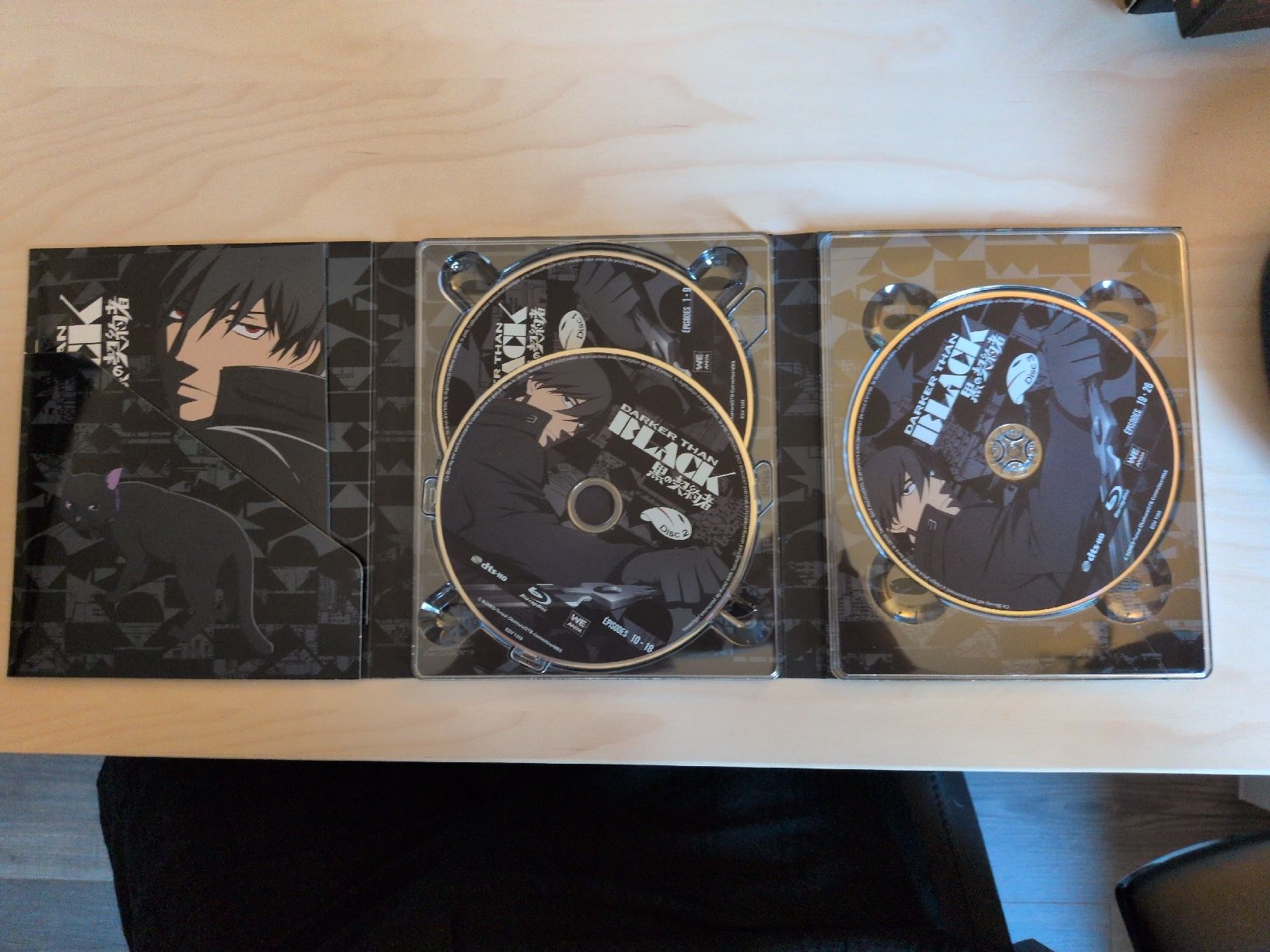 Tutti i DVDs: Darker Than Black Saison Complète Blu-ray – Nuovo (secondo la descrizione) da Gland venduto da Kyostal 2
