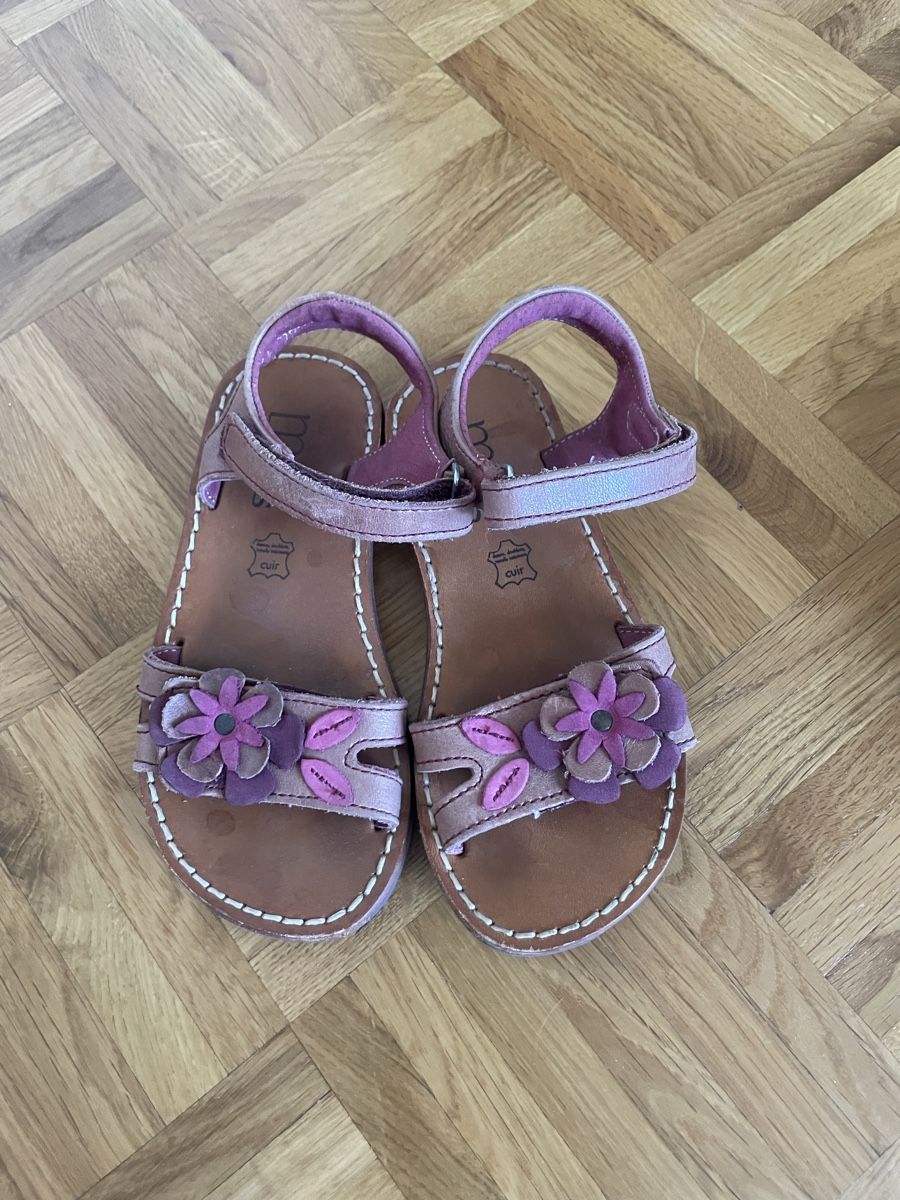 Scarpe per ragazze: 2 Pairs de Sandales cuir pointure 28 – Usato da Versoix venduto da Pti-pois 1