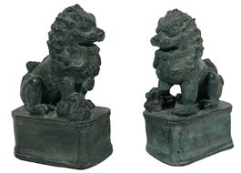 Paar Sehr Alte Chinesische Fudog Skulpturen aus Bronze