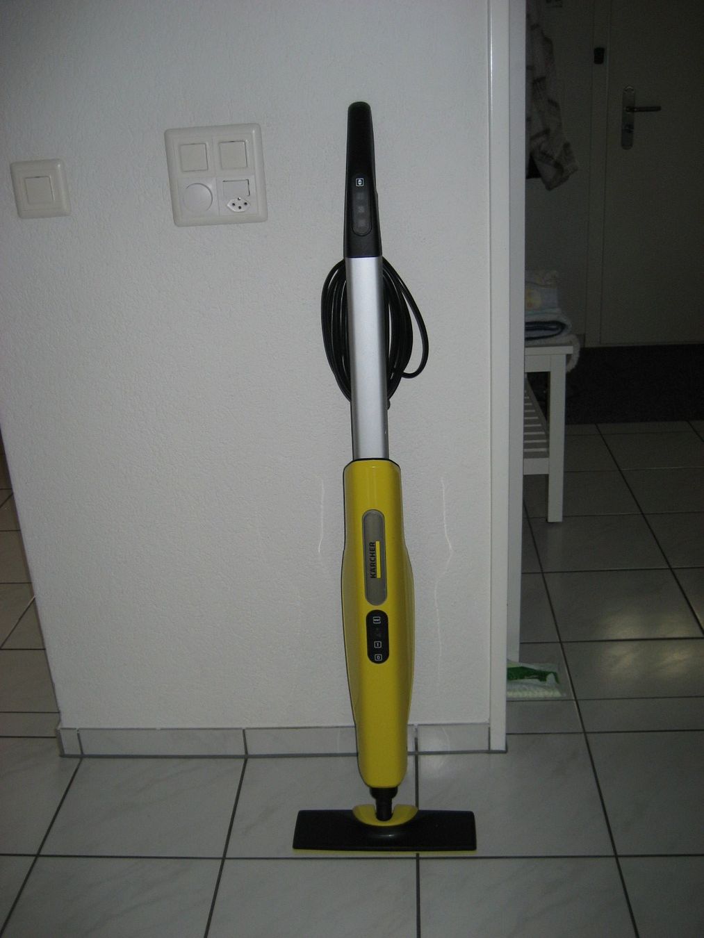 Kärcher Pulitori a vapore: Kärcher SC 3 Upright EasyFix – Usato da Muri AG venduto da Dakka