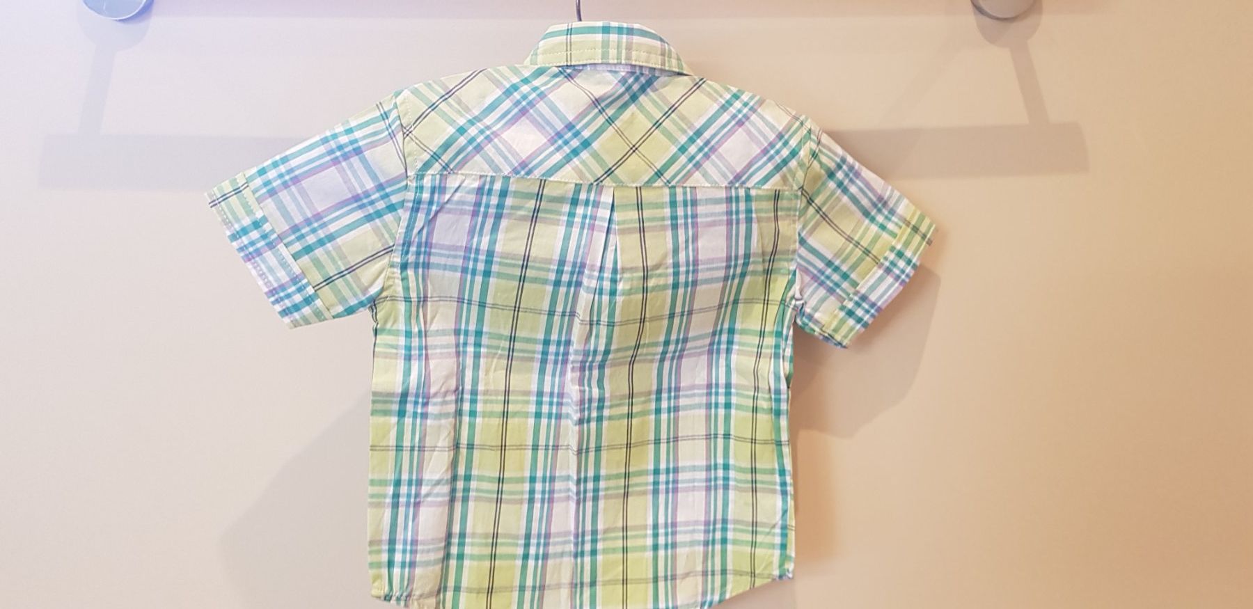 Camicie, T-shirt & Polo: 2 Kurzarmhemden, Gr. 92 – Usato da Dietikon venduto da grafad 3