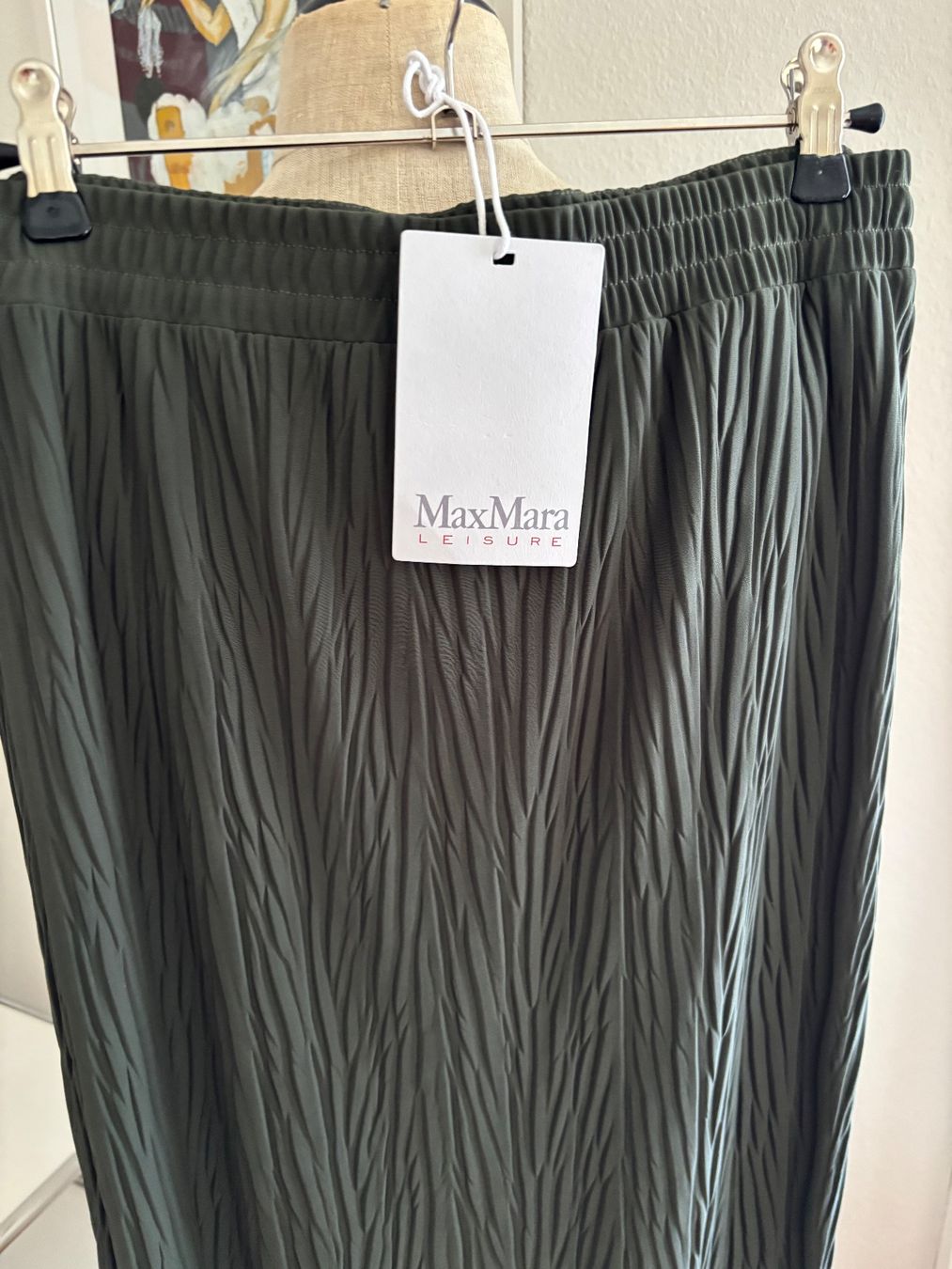 Max Mara Gonne: Max Mara Rock,cool, Grösse L= 40-42, Np:240.- – Nuovo (secondo la descrizione) da St.Gallen venduto da shiwi12 8