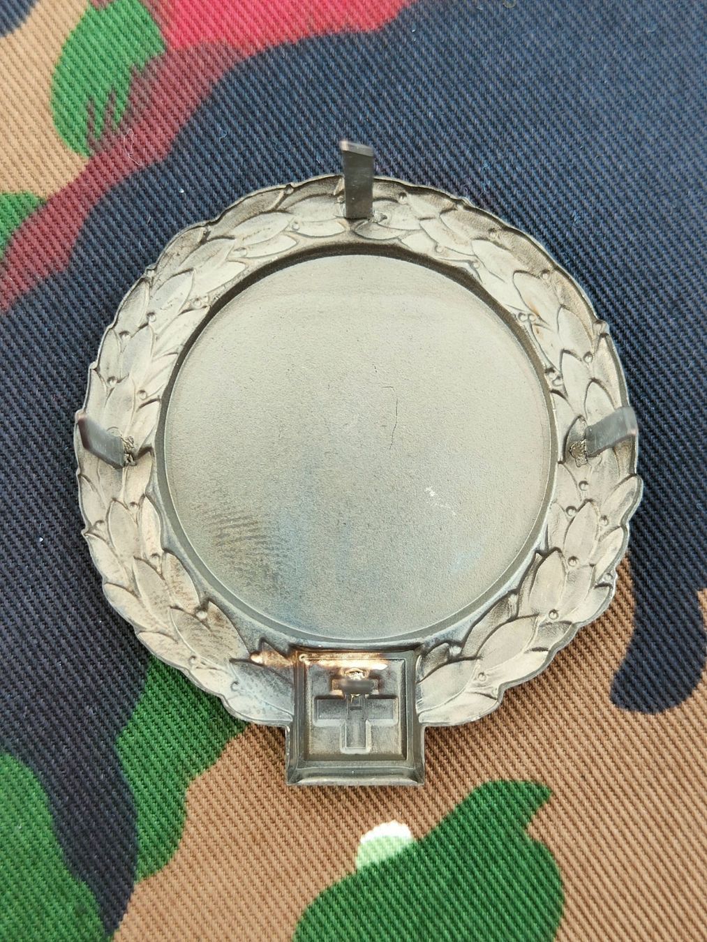 Schweizer Armee Placchette & Badge: Béretemblem Übermittlungsschule 64/264, neu – Nuovo (secondo la descrizione) da Bauma venduto da SwissMilitaria 1