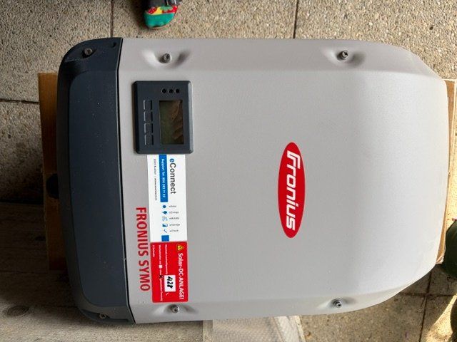 Fronius Inverter: Wechselrichter «Fronius Symo 7.0-3-M» – Usato da Männedorf venduto da pasno12 2