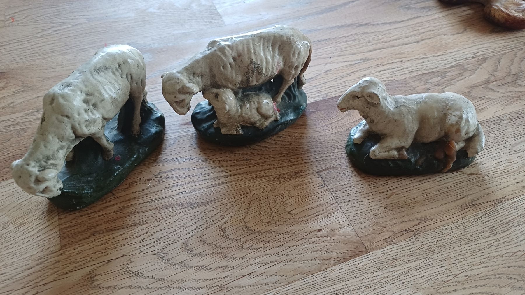 Figuren: Krippenfiguren Antike Schafe ä – Gebraucht aus Flawil von Naphtali