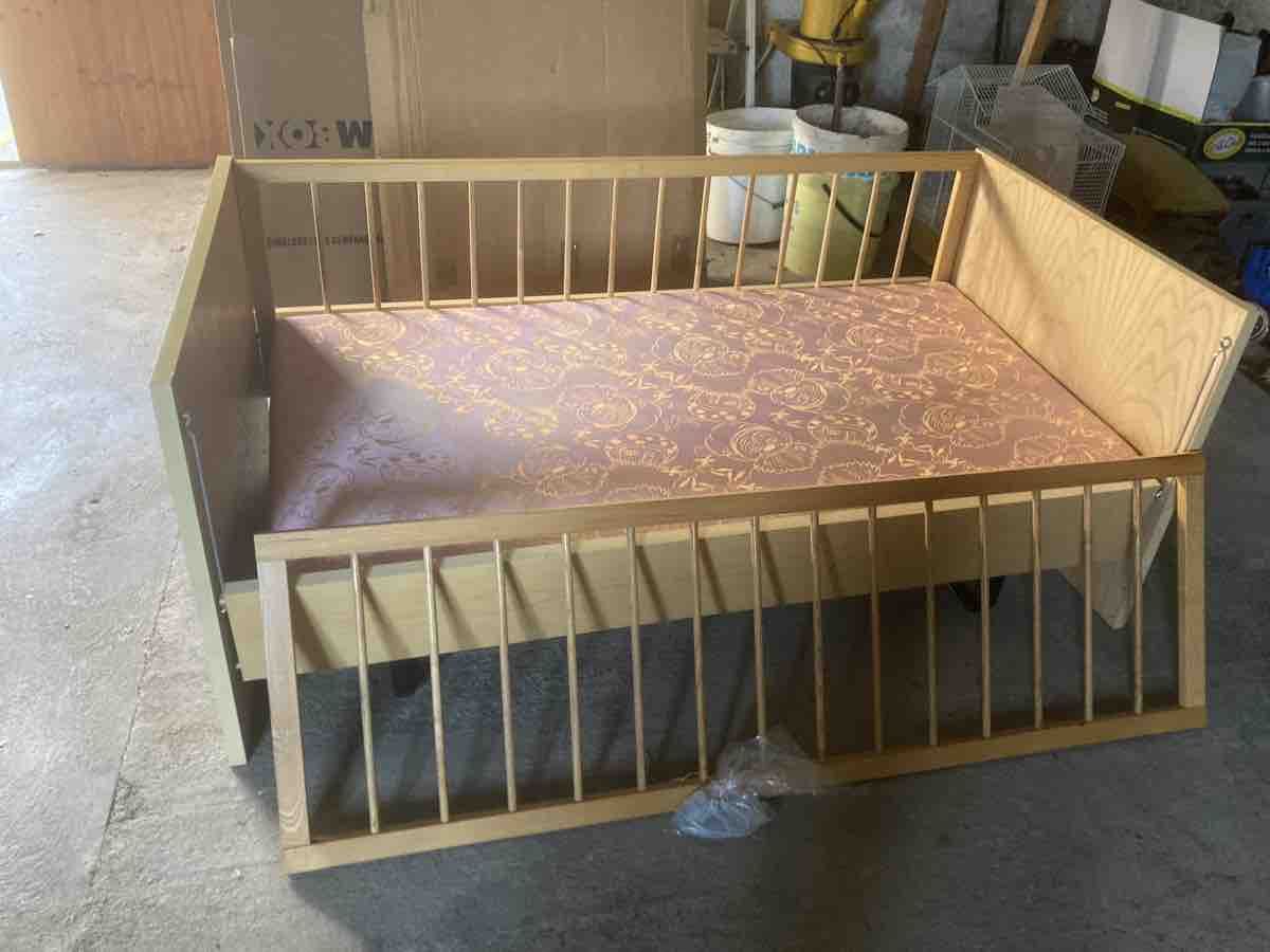 Betten: Kinderbett Holz mit Matratze gebraucht – Gebraucht aus Walenstadt von Manhart48