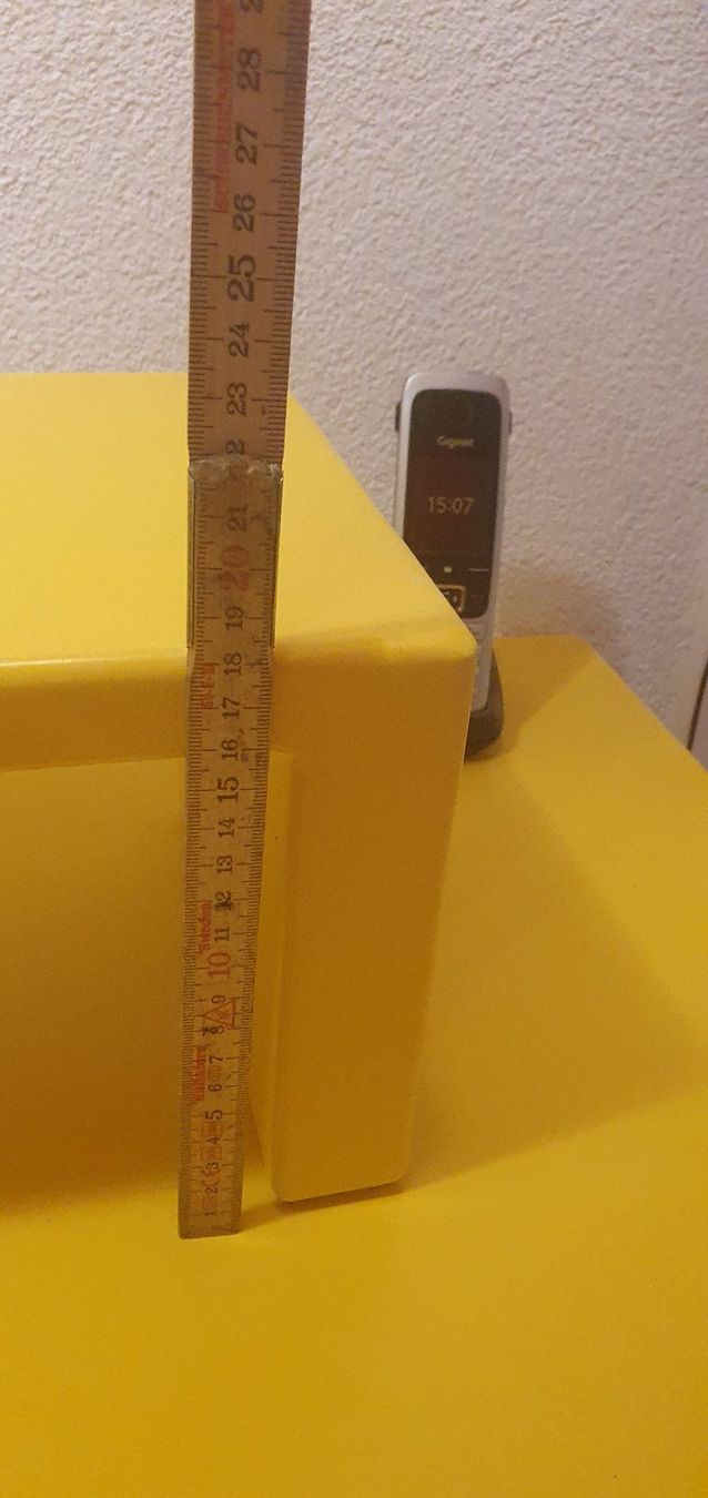 Bureaux: Pult mit gelber Tischplatte – D'occasion à Oppikon par Samani 4