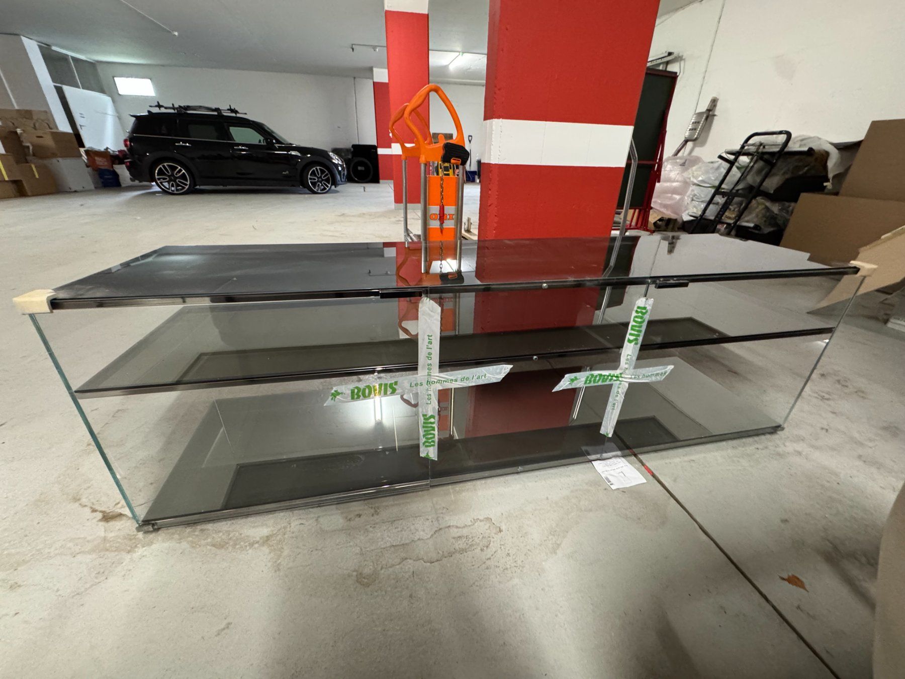 Vitrinen: Thick Glass Commercial Display Unit (Never Used) – Neu und originalverpackt aus Oeschseite von -Luxury-On-Line- 6