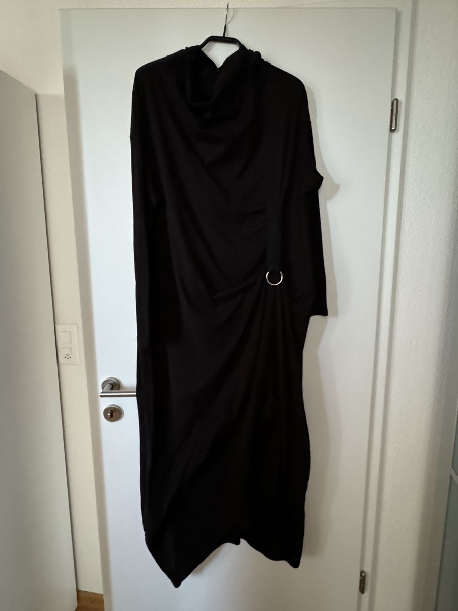 Kleider: Schwarzes Freizeitkleid Gr. XL - elegant und stylisch – Gebraucht aus Seon von noe_zz6w
