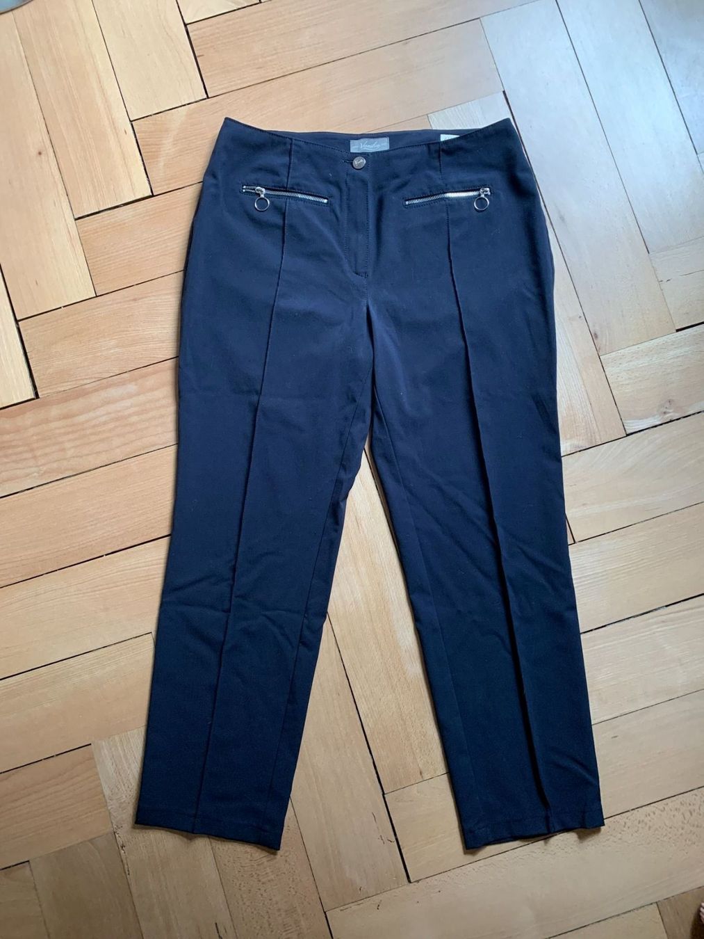 Pantalons: VANILIA - Hose dunkelblau 40 – D'occasion à Zürich par Diazaio