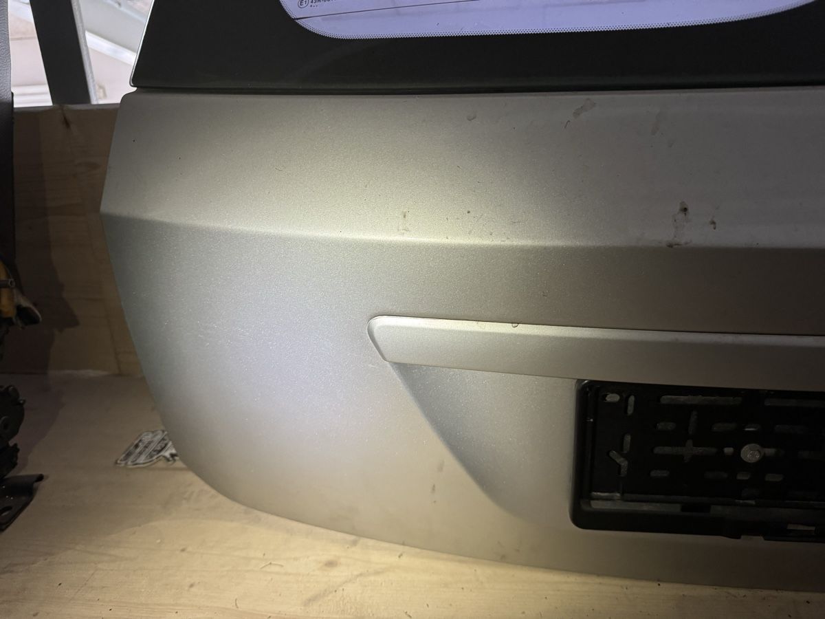 Ford Tutti pezzi di ricambio auto: Heckklappe Ford fiesta ST Silbern 2005 – Usato da Oberönz venduto da Marco9 3