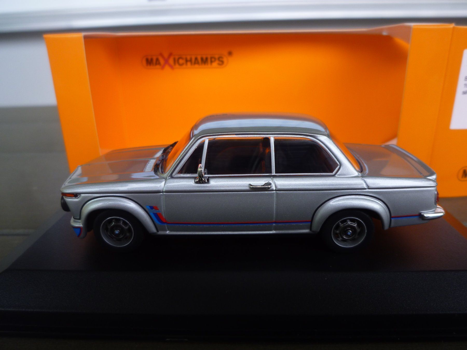 BMW Modellini d'auto: BMW 2002 turbo (1973) – Nuovo e nell'imballaggio originale da Flawil venduto da Imperiosud 4