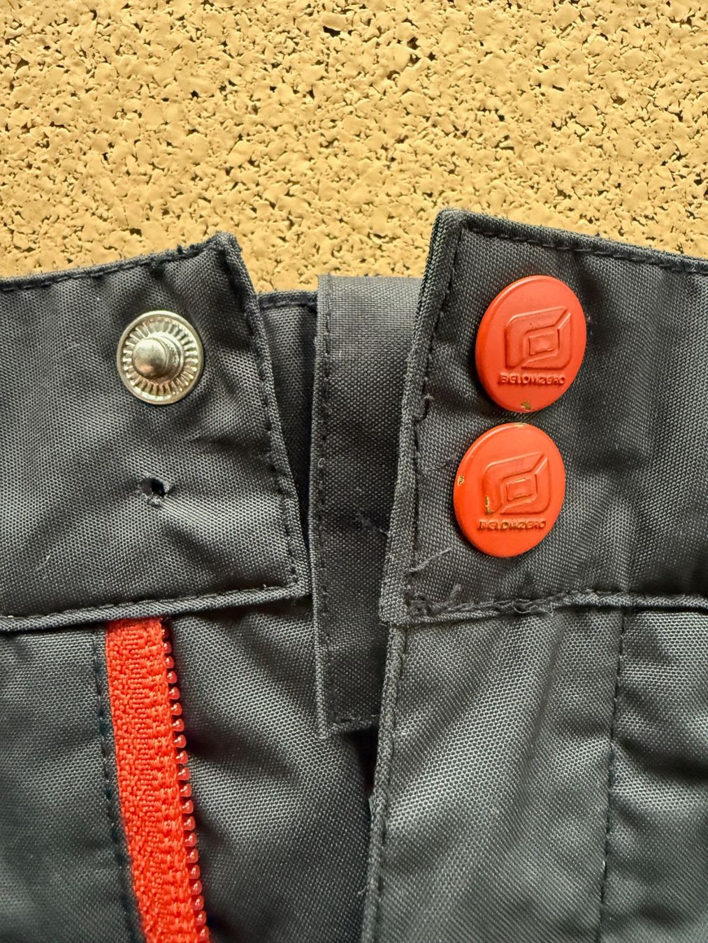 Hosen: Pantalons de ski ado Belowzero, taille 152 – Gebraucht aus St-Gingolph von GoldenKeys 6