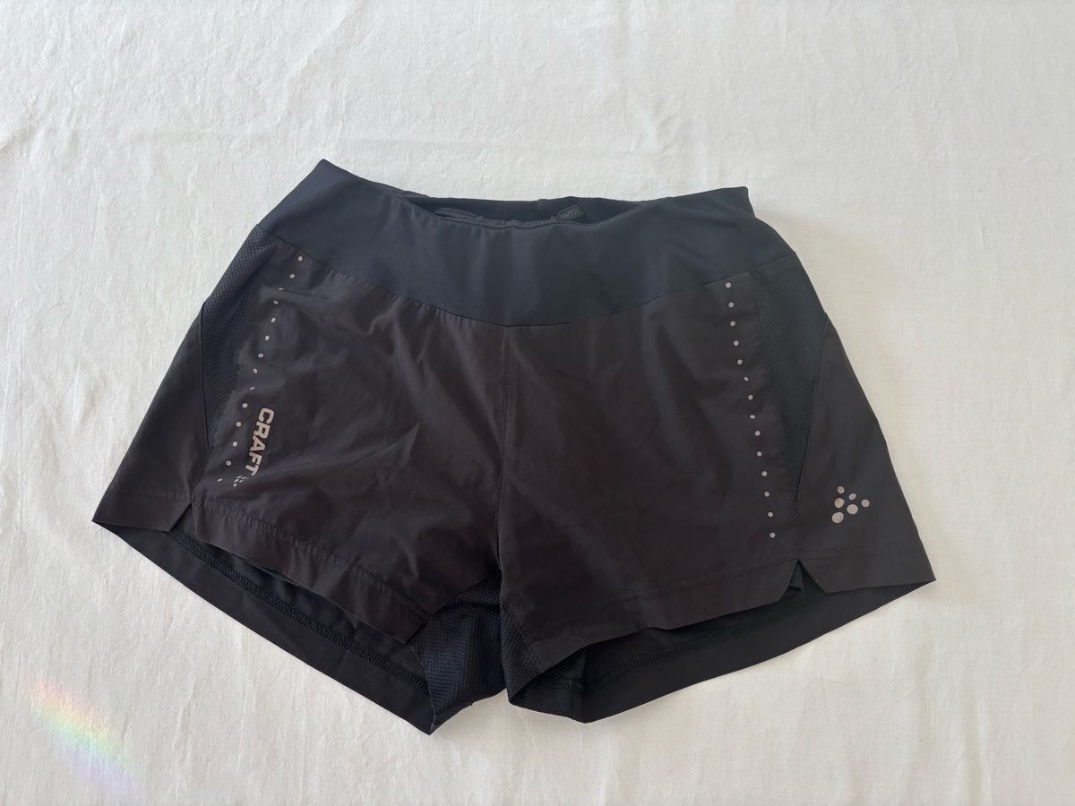 Craft Kleiderpakete: 2 Craft Sporthosen – Gebraucht aus Naters von Mazurewin 3