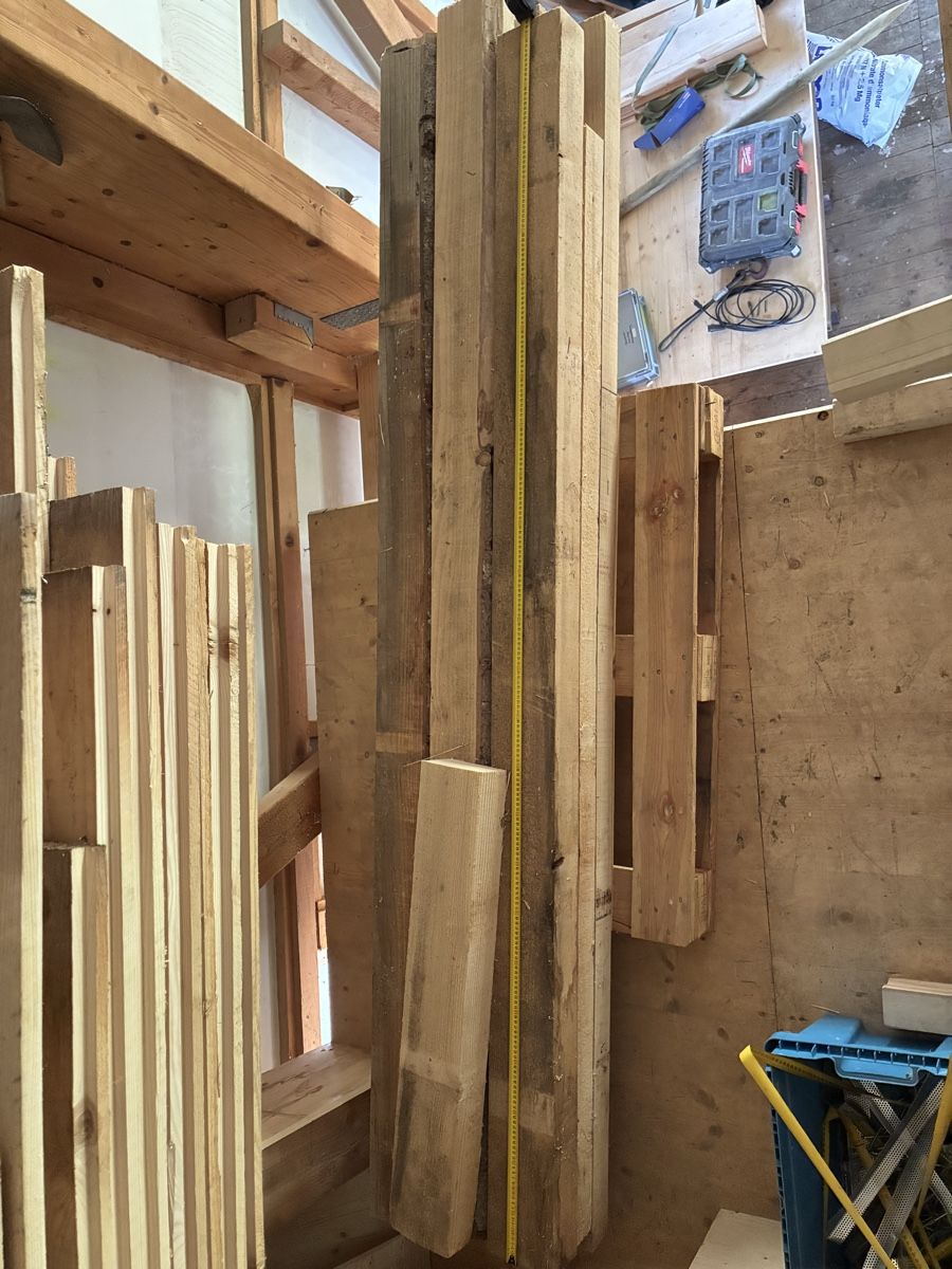 Articoli in legno: Komplettes Holzlager – Usato da Menznau venduto da dar_w9yg 8