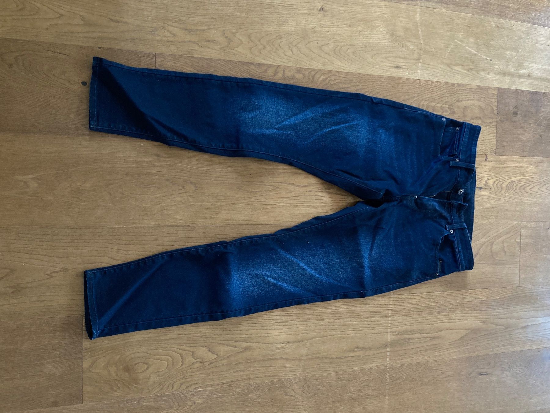 Jeans: Dunkel blaue Jeans G-Raw – Usato da Lostorf venduto da Gavia