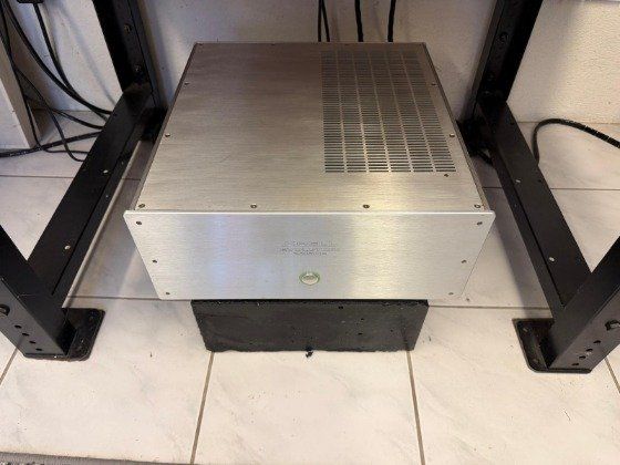 Krell Verstärker: Krell Evolution 2250e Klasse A/B Verstärker – Gebraucht aus Sarnen von Celata