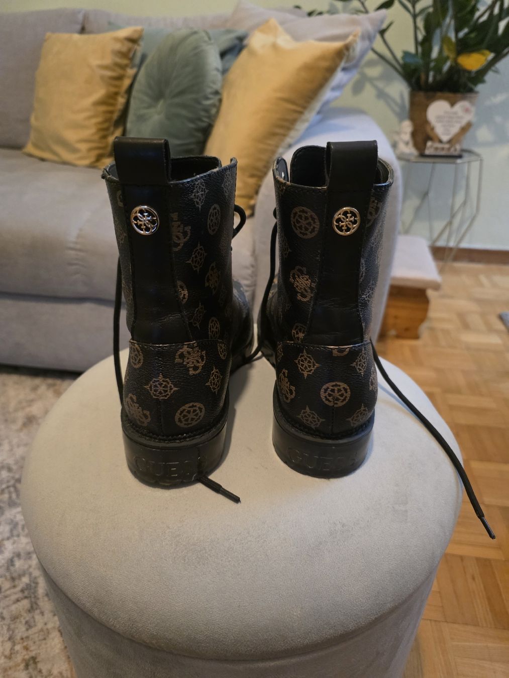 Guess Scarpe da donna: Guess Stiefeletten – Nuovo (secondo la descrizione) da Wangen b. Olten venduto da kaj.ya 1