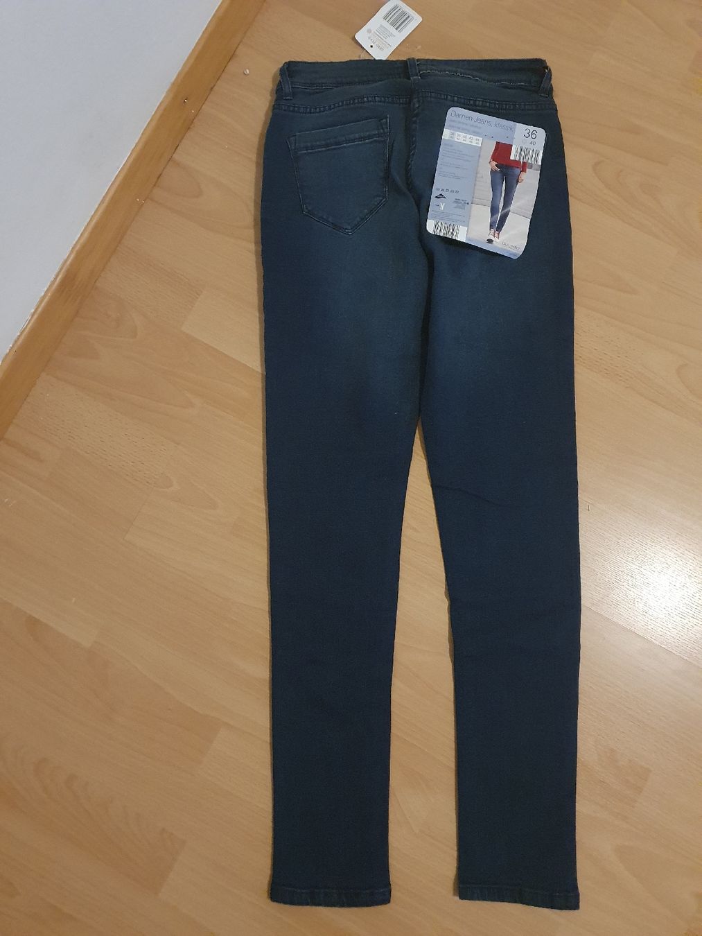 Jeans: neue Jeans klassik – Neuf avec emballage d'origine à St. Gallen par 1811123 1