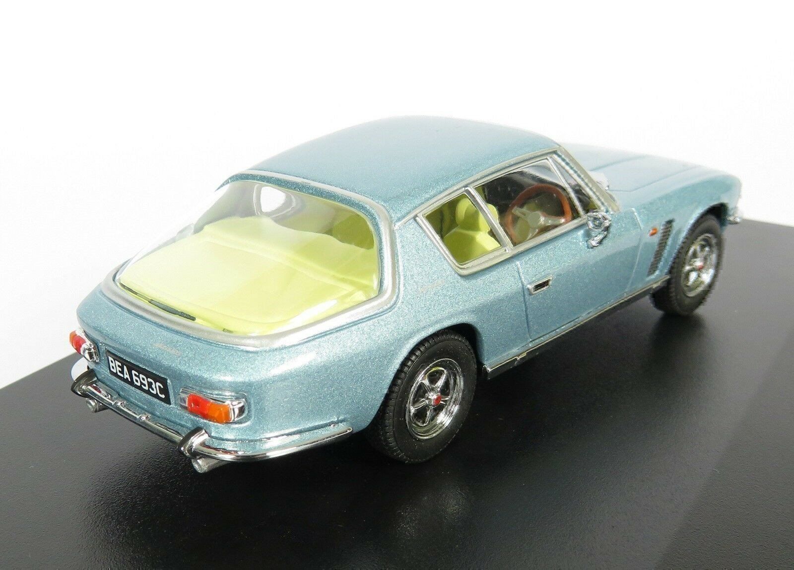 Jensen Modellini d'auto: Jensen Interceptor MK I 1966-1969 RHD hellblau met.     1:43 – Nuovo e nell'imballaggio originale da Gerlafingen venduto da espero88 2