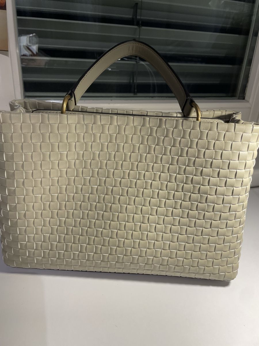 Guess Taschen für Damen: gewebte Handtasche von Guess – Gebraucht aus Niederlenz von fed_y5mw 1