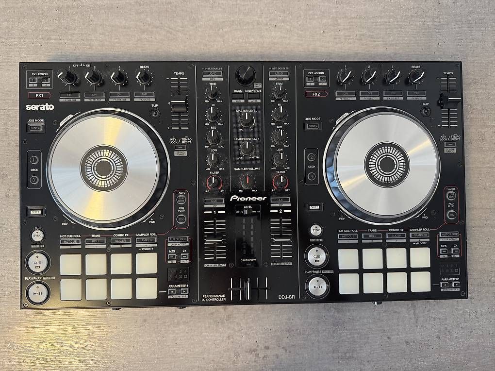 Pioneer Console di mixaggio: DDJ-SR – Usato da Vésenaz venduto da Ivan_bortolotti
