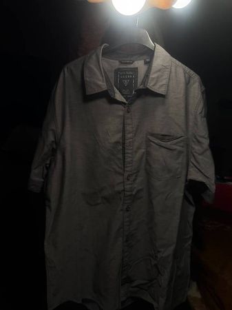 GUESS Herren Kurzarmhemd Regular Fit Gr. L  Grau/Anthrazit