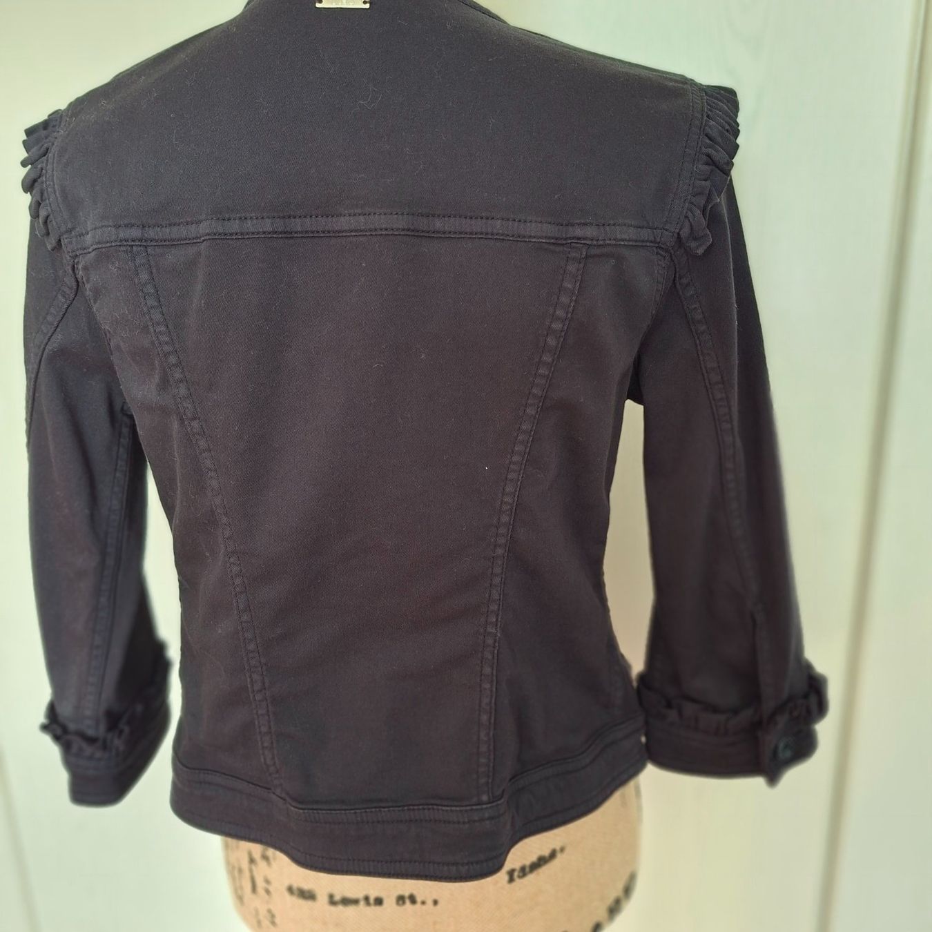 Liu Jo Giacche: LIU JO formschöner Jacket mit Original Aufstecker /Sticker – Usato da Stäfa venduto da meridianum 2