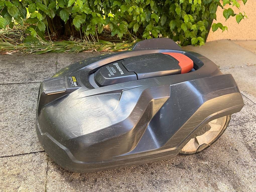 Husqvarna Tagliaerba: Husquarna 320 mit Garage – Usato da Oberlunkhofen venduto da GregorM